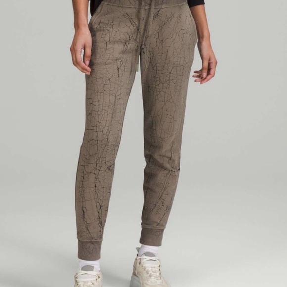 Lululemon Warm Down Jogger *7/8 Length Thread Dye Rover Black size 4 - Picture 2 of 11